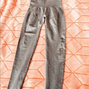 NVGTN Leggings (including free Fabletics shirt)